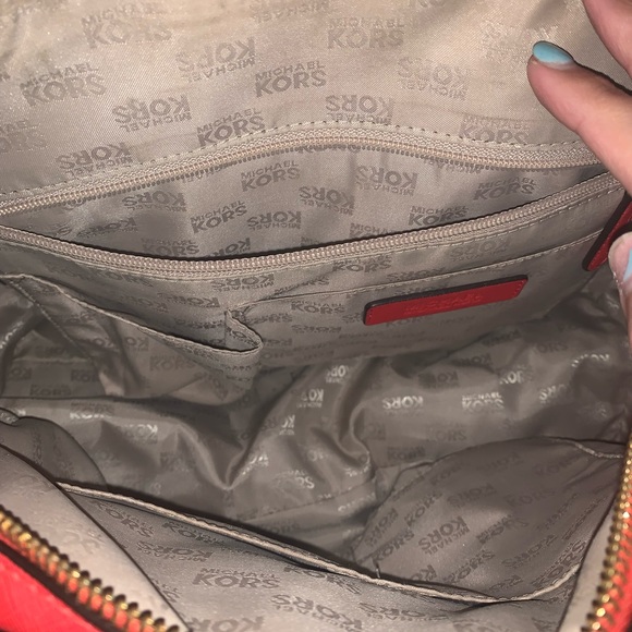 NWOT Authentic Michael Kors Maxine Satchel.. Will accept counter offers!! - Picture 2 of 4